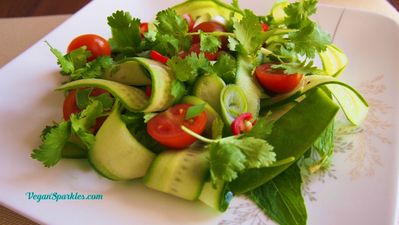 http://vegansparkles.com/wp-content/uploads/2013/09/Thai-Noodle-Salad-2.jpg